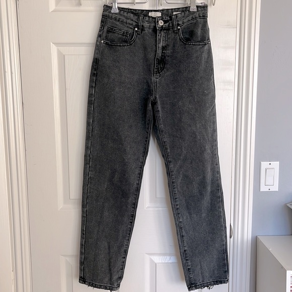 Cotton On Light Black Grey Distressed High Rise Mom Jeans in Women’s Size 4 - Picture 1 of 9